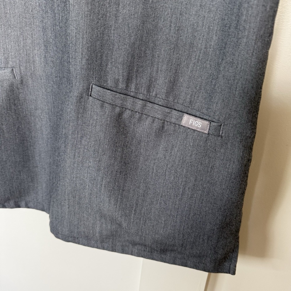 Figs Casma Three Pocket Scrub Top Women's XS Gray Medical Massage - Picture 2 of 8